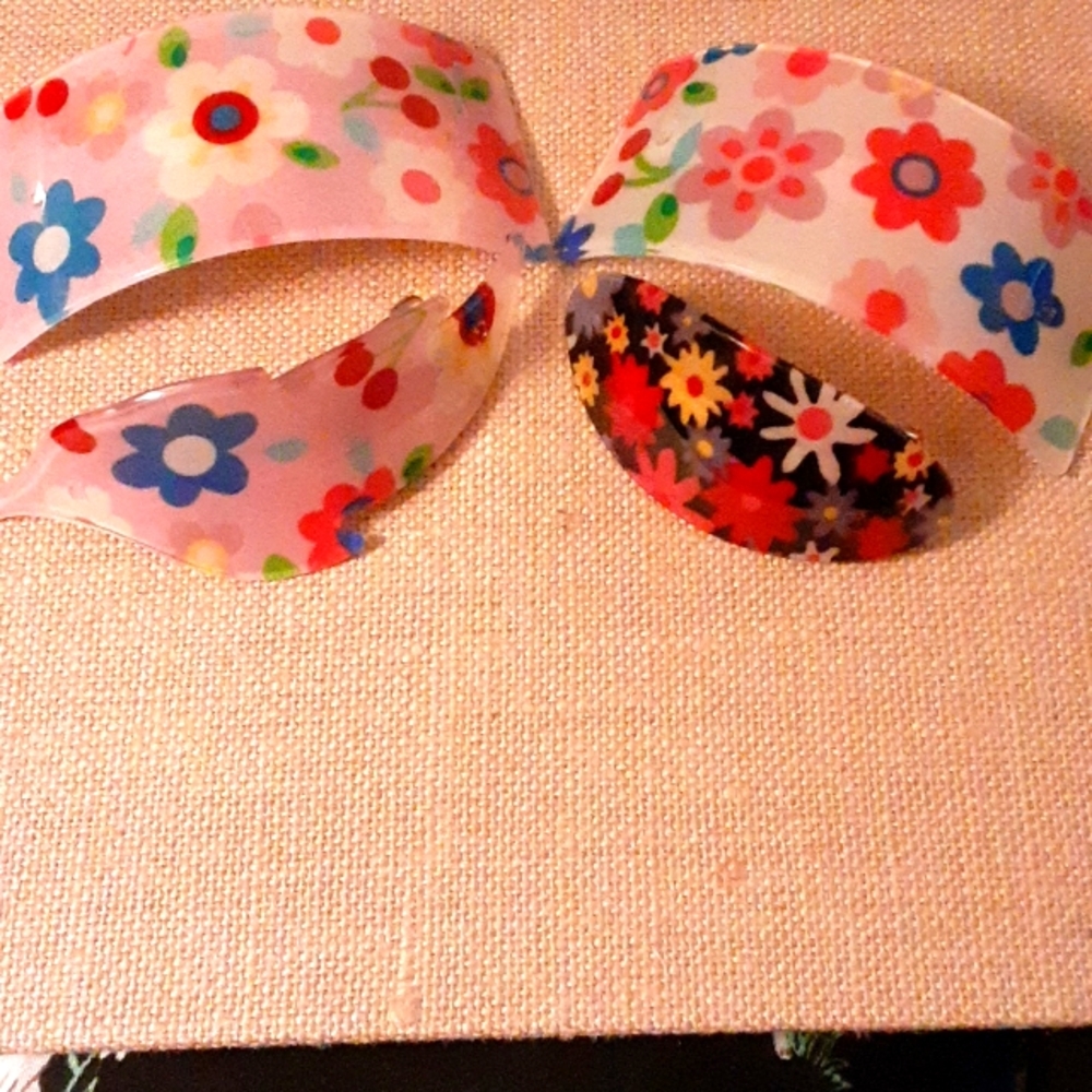 Hair accessories. 4 pc set. The 70's Vibe. Flower Power.
